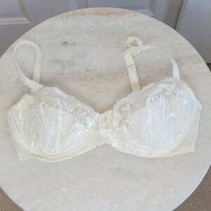 Victoria's Secret Cream Lace Bra 34B